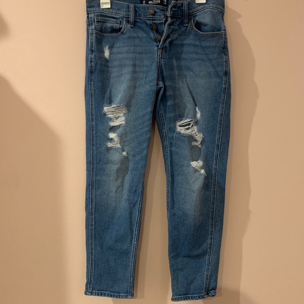 hollister ripped boyfriend jeans